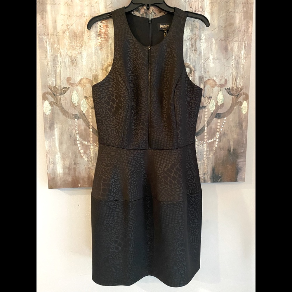 EUC laundry by Shelli Segal Zippered Scuba Dress Black Animal Print Tone on Tone